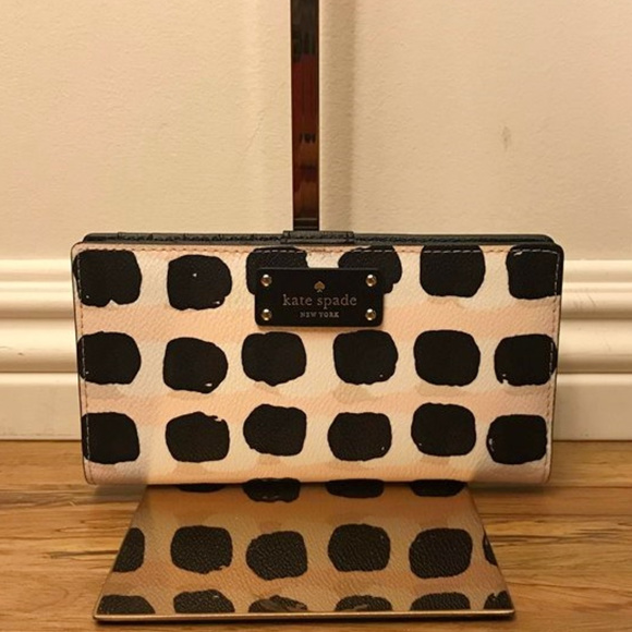 kate spade Handbags - ✴️Kate Spade New York Wallet✴️